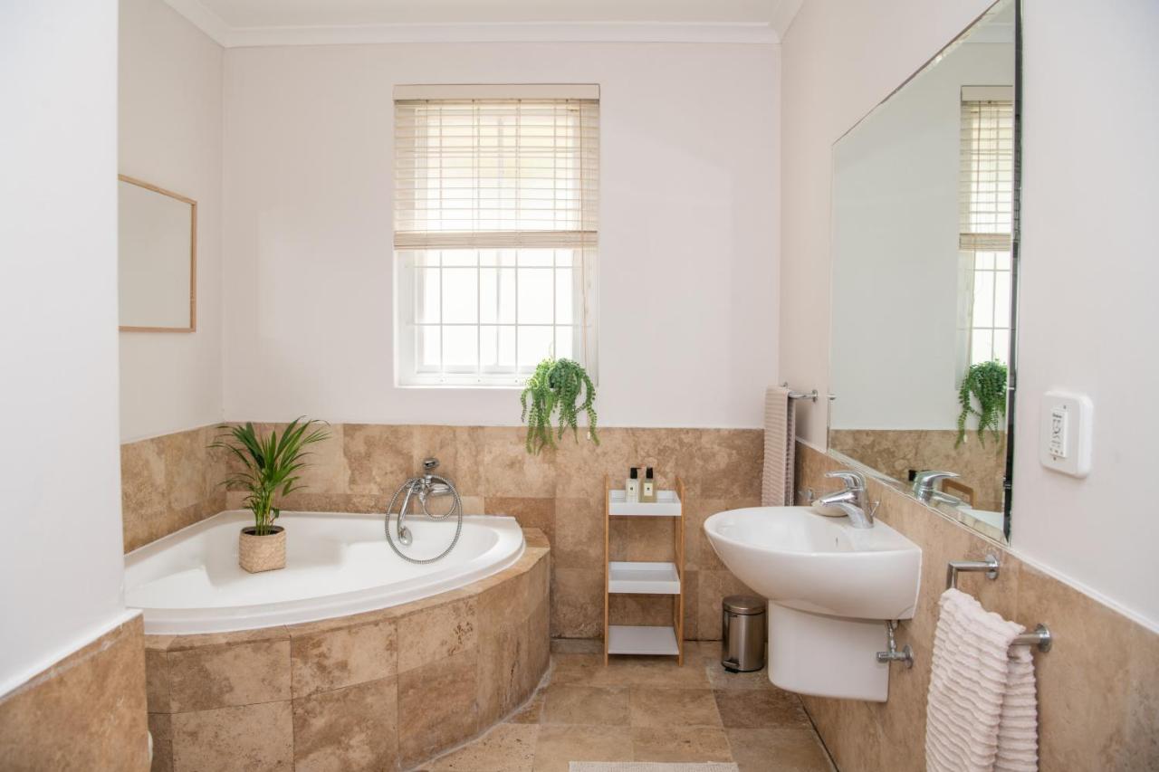 Camps Bay Guest Suite With Private Pool Ciudad del Cabo Exterior foto